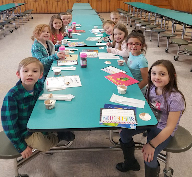 image of students at lunch table